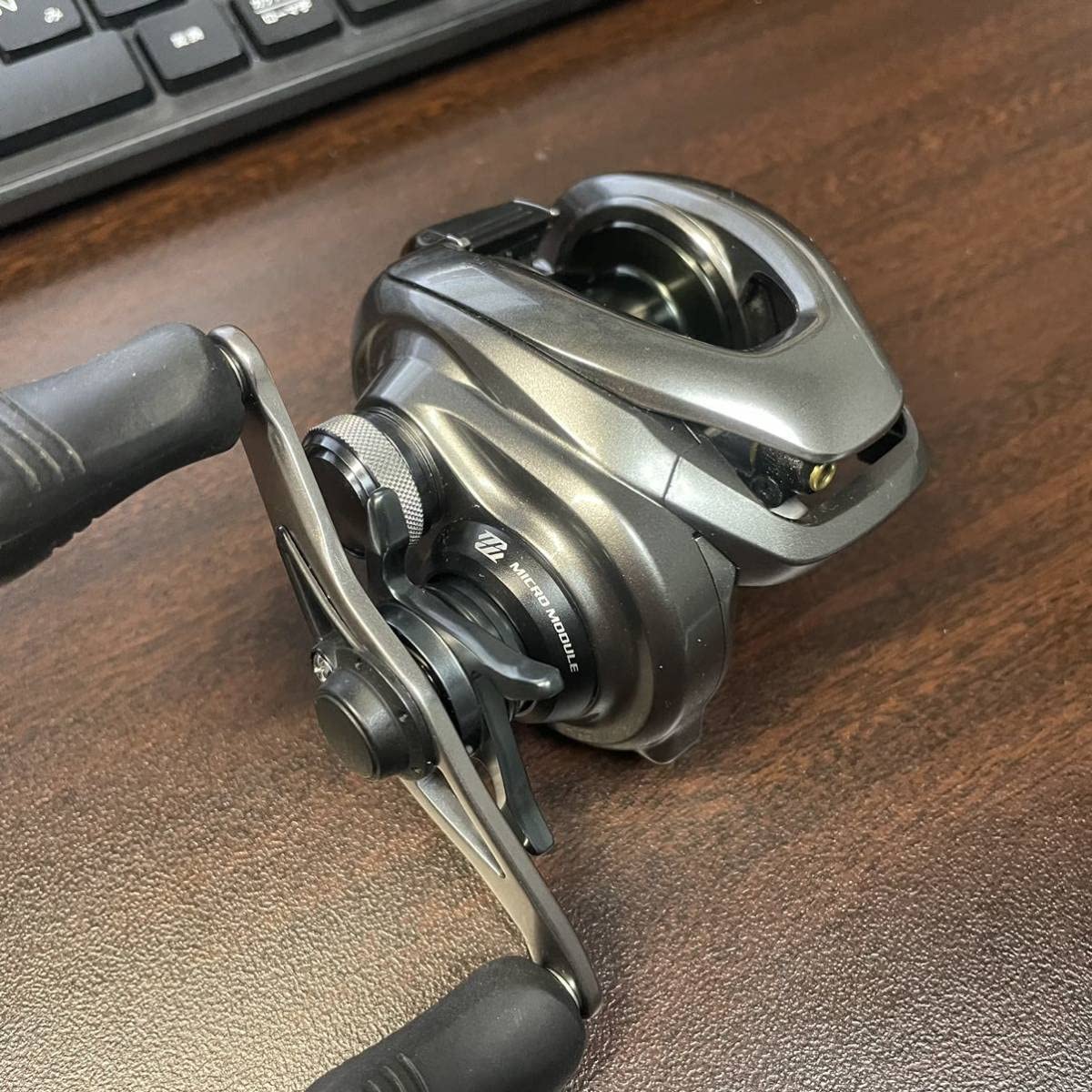 Amazon.co.jp: シマノ 15メタニウムDC HG 後期 右 R : スポーツ